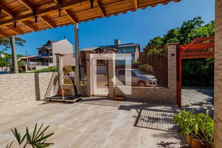 Vista de casa à venda com 3 quartos, 155m² em Vila Nova, Porto Alegre