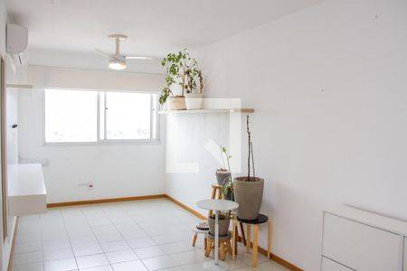 Sala de apartamento à venda com 3 quartos, 70m² em Quintino Bocaiúva, Rio de Janeiro