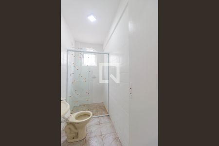 Banheiro de casa para alugar com 1 quarto, 25m² em Vila Butantã, São Paulo