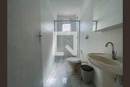 Banheiro de casa para alugar com 1 quarto, 25m² em Vila Butantã, São Paulo