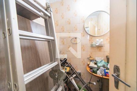 Casa à venda com 190m², 3 quartos e 2 vagas Casa à venda com 190m², 3 quartos e 2 vagasBanheiro de serviço