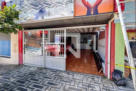 Casa à venda com 190m², 3 quartos e 2 vagas Casa à venda com 190m², 3 quartos e 2 vagasFachada