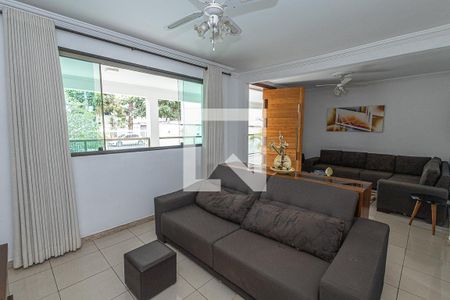 Sala de casa para alugar com 7 quartos, 570m² em São Luiz, Belo Horizonte