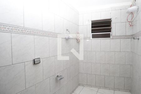 Banheiro de casa para alugar com 1 quarto, 85m² em Vila Santista, São Paulo