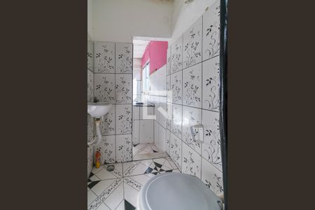 Banheiro de kitnet/studio para alugar com 1 quarto, 30m² em Ramos, Rio de Janeiro