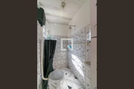 Banheiro de kitnet/studio para alugar com 1 quarto, 30m² em Ramos, Rio de Janeiro
