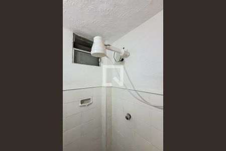 Banheiro de kitnet/studio para alugar com 1 quarto, 35m² em Aclimação, São Paulo