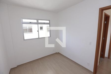 Quarto 1 de apartamento para alugar com 2 quartos, 47m² em Chácaras Califórnia, Contagem