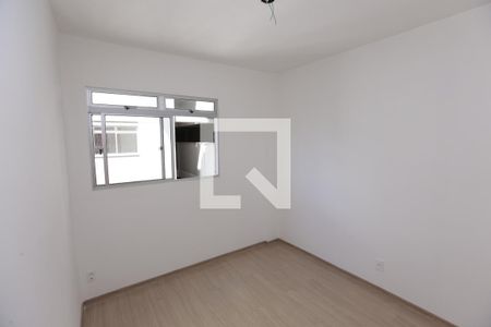 Quarto 2 de apartamento para alugar com 2 quartos, 47m² em Chácaras Califórnia, Contagem