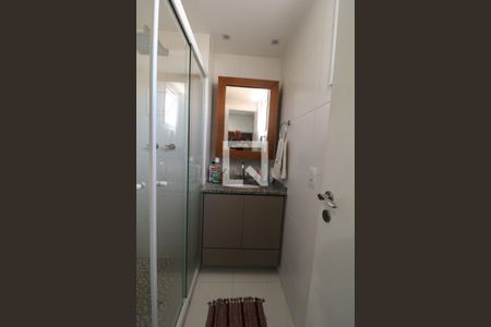 Apartamento à venda com 68m², 3 quartos e 1 vaga Apartamento à venda com 68m², 3 quartos e 1 vagaBanheiro da Suíte