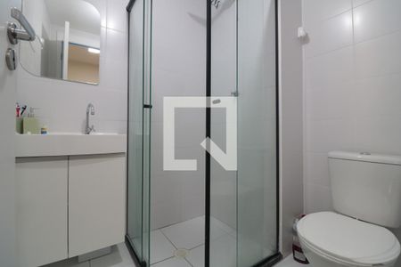 Banheiro de kitnet/studio para alugar com 1 quarto, 30m² em Mooca, São Paulo