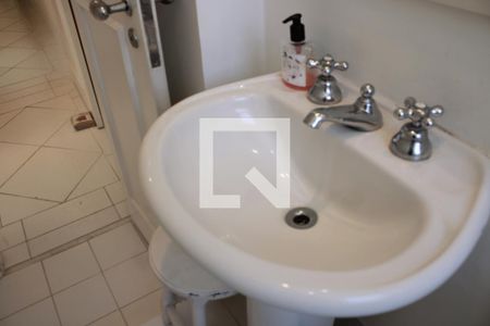 Apartamento para alugar com 202m², 3 quartos e 1 vaga Apartamento para alugar com 202m², 3 quartos e 1 vagaBanheiro 1