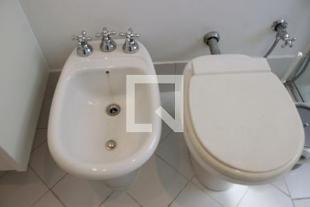 Apartamento para alugar com 202m², 3 quartos e 1 vaga Apartamento para alugar com 202m², 3 quartos e 1 vagaBanheiro 2