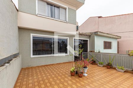 Casa à venda com 186m², 2 quartos e 2 vagas Casa à venda com 186m², 2 quartos e 2 vagasVaranda