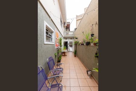 Casa à venda com 186m², 2 quartos e 2 vagas Casa à venda com 186m², 2 quartos e 2 vagasQuintal Lateral