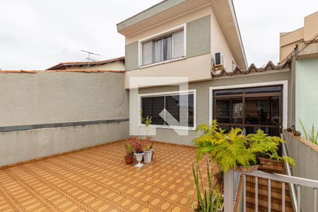 Casa à venda com 186m², 2 quartos e 2 vagas Casa à venda com 186m², 2 quartos e 2 vagasVaranda