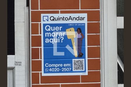 Casa à venda com 186m², 2 quartos e 2 vagas Casa à venda com 186m², 2 quartos e 2 vagasPlaquinha instalada no portão do imóvel
