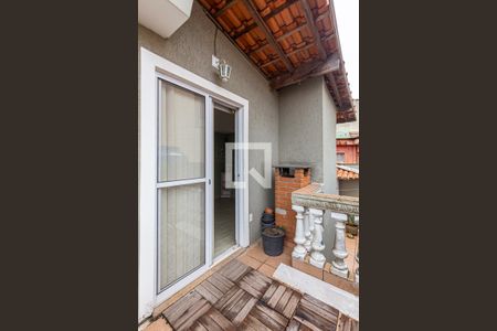 Casa à venda com 186m², 2 quartos e 2 vagas Casa à venda com 186m², 2 quartos e 2 vagasVaranda