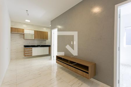 Sala de casa de condomínio para alugar com 2 quartos, 52m² em Cidade Mãe do Céu, São Paulo