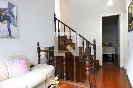Sala de casa à venda com 3 quartos, 240m² em Conjunto Califórnia, Belo Horizonte