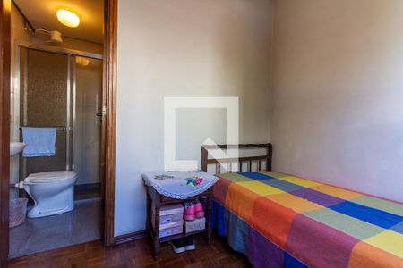 Apartamento à venda com 312m², 4 quartos e 3 vagas Apartamento à venda com 312m², 4 quartos e 3 vagasQuarto de Serviço