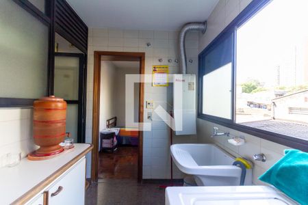 Apartamento à venda com 312m², 4 quartos e 3 vagas Apartamento à venda com 312m², 4 quartos e 3 vagasÁrea de Serviço