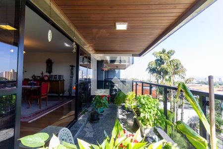 Apartamento à venda com 312m², 4 quartos e 3 vagas Apartamento à venda com 312m², 4 quartos e 3 vagasSacada