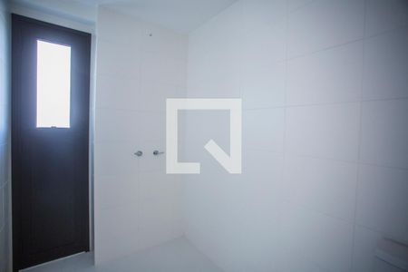 Banheiro de kitnet/studio para alugar com 1 quarto, 25m² em Mirandópolis, São Paulo