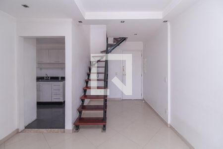 Sala de apartamento para alugar com 2 quartos, 110m² em Parque Independencia, São Paulo