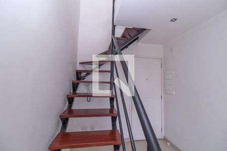 Escada de apartamento à venda com 2 quartos, 110m² em Parque Independencia, São Paulo