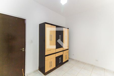 Quarto 1 de casa para alugar com 2 quartos, 75m² em Vila Carmosina, São Paulo