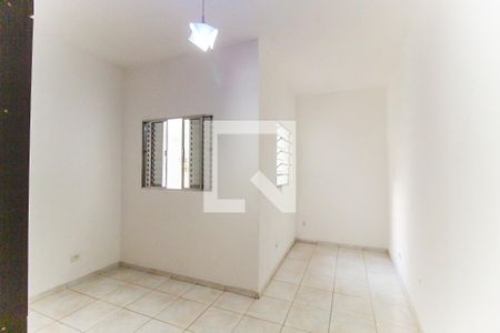 Quarto 1 de casa para alugar com 2 quartos, 75m² em Vila Carmosina, São Paulo