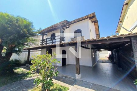 Fachada frontal de casa à venda com 5 quartos, 300m² em Marazul, Niterói