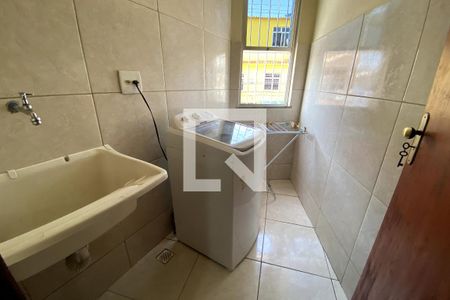 Área de Serviço de apartamento para alugar com 2 quartos, 54m² em Parque Centenario, Duque de Caxias