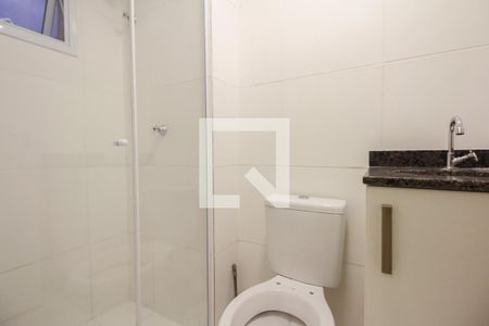 Banheiro  de kitnet/studio para alugar com 0 quarto, 22m² em São Lucas, São Paulo