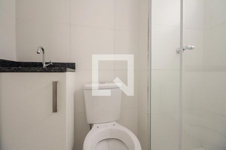 Banheiro  de kitnet/studio para alugar com 1 quarto, 19m² em São Lucas, São Paulo