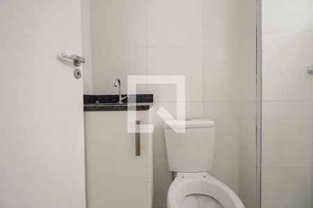 Banheiro  de kitnet/studio para alugar com 1 quarto, 19m² em São Lucas, São Paulo