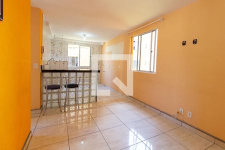 Sala de apartamento para alugar com 2 quartos, 48m² em Sítio Cercado, Curitiba