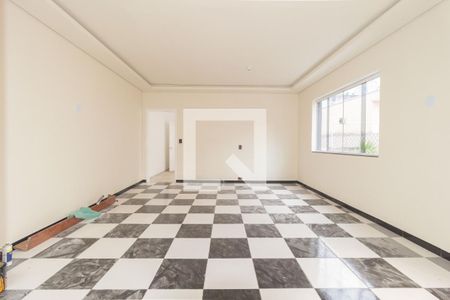 Sala de Estar de casa para alugar com 2 quartos, 180m² em Vila Regente Feijó, São Paulo