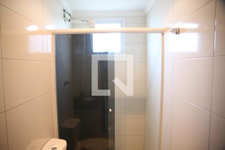 Banheiro de apartamento para alugar com 2 quartos, 80m² em Guilhermina, Praia Grande