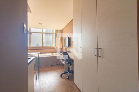 Armario - Corredor de kitnet/studio para alugar com 1 quarto, 30m² em Centro, Curitiba