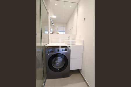 Banheiro de apartamento para alugar com 1 quarto, 32m² em Butantã, São Paulo