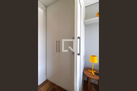 Apartamento à venda com 70m², 2 quartos e 1 vaga Apartamento à venda com 70m², 2 quartos e 1 vagaCloset