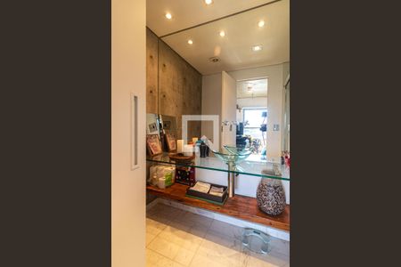 Apartamento à venda com 70m², 2 quartos e 1 vaga Apartamento à venda com 70m², 2 quartos e 1 vagaBanheiro Social