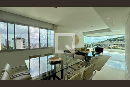 Apartamento à venda com 320m², 4 quartos e 4 vagasSala