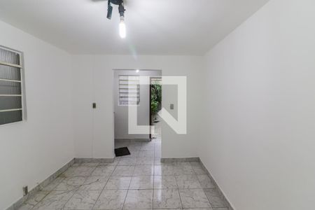 Sala de casa para alugar com 2 quartos, 80m² em Jardim Santos Dumont, São Paulo