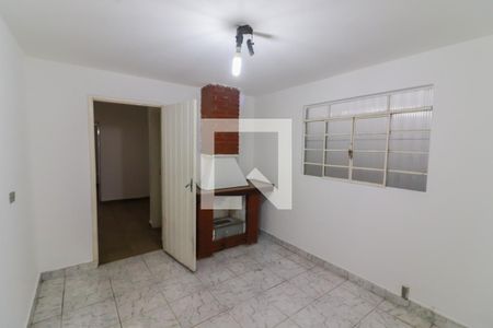 Sala de casa para alugar com 2 quartos, 80m² em Jardim Santos Dumont, São Paulo