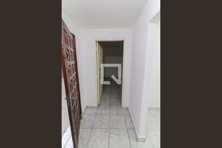 Corredor Entrada de casa para alugar com 2 quartos, 80m² em Jardim Santos Dumont, São Paulo