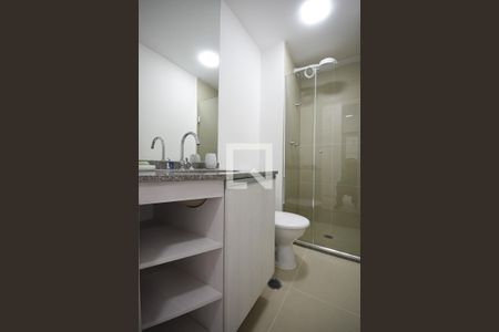 Banheiro de kitnet/studio à venda com 1 quarto, 26m² em Vila Andrade, São Paulo