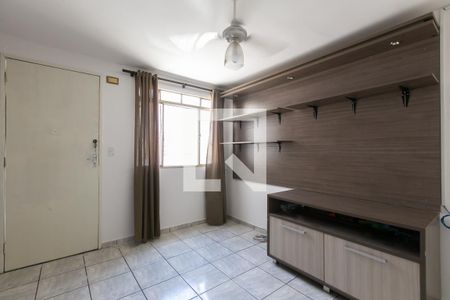 Sala de apartamento para alugar com 2 quartos, 47m² em Parque Santa Rita, São Paulo